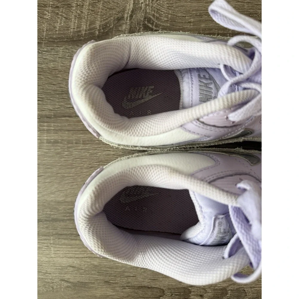 Nike Air Max 90 leather GS White Violet‎ Frost Size 7Y Women's 8.5 CD6864-123